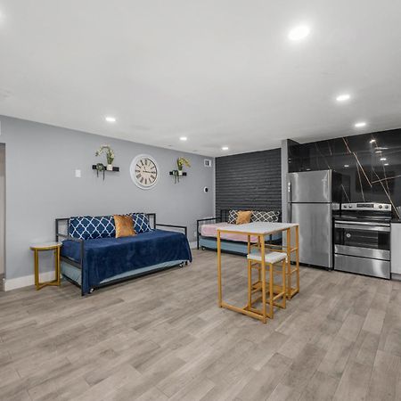 Modern Heights Apartment With Pool Houston Exterior photo